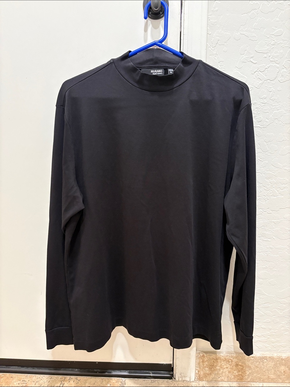 Murano Black Long-Sleeve Crewneck Tee